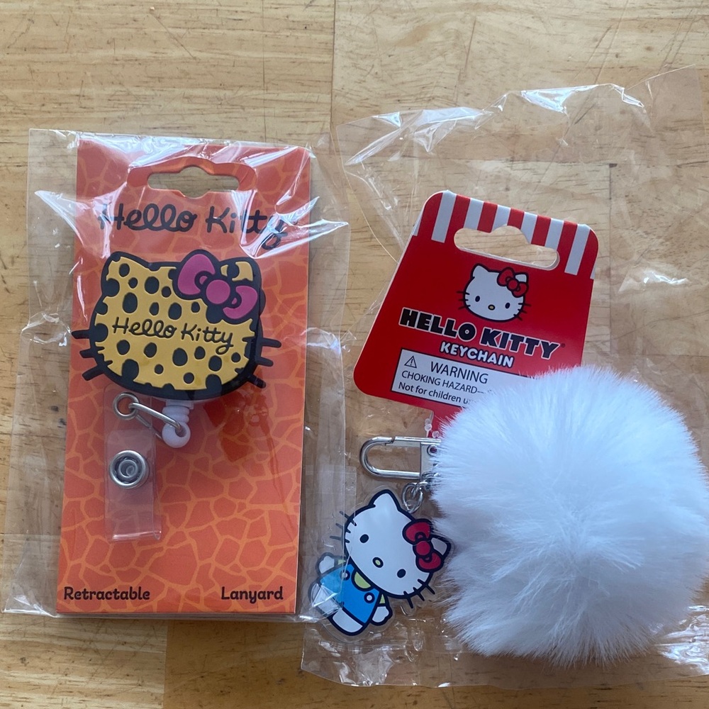 Hello Kitty bundle - Leopard Retractable Lanyard & White HK Pom Pom bagcharm Set